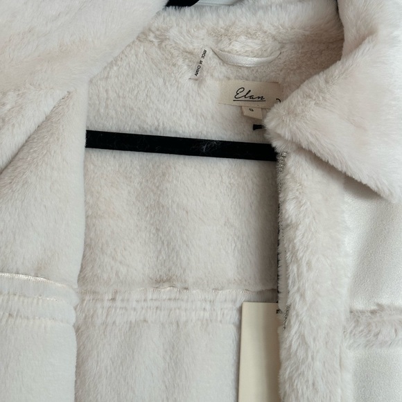 Elan Sherpa White Coat - Picture 2 of 3